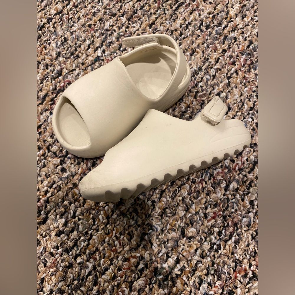 Toddler  Sandal Strap Slides size 7/8